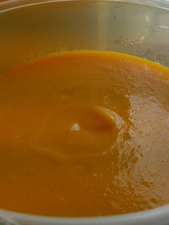 A picture of Creamy Carrot & Coriander Soup 360 ml portion 132cal bowl.