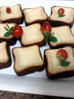 A picture of Ladybirds Mini Baked Cheese Cakes.