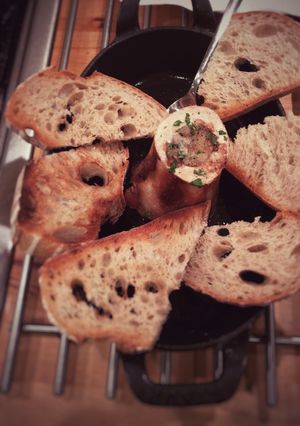 A picture of Roasted Bone Marrow.