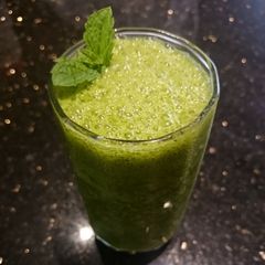 A picture of Mint Matcha Green Smoothie.
