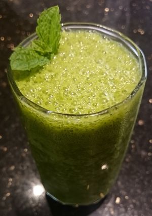 A picture of Mint Matcha Green Smoothie.