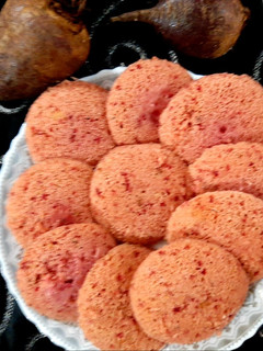 बीट रुट ओट्स इडली (beet root oats idli recipe in hindi)) रेसिपी मुख्य फोटो