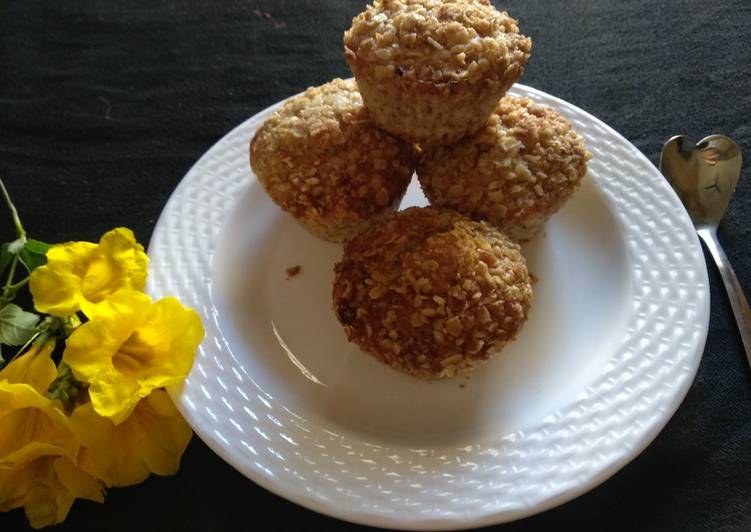 Recipe of Perfect Vegan banana nut muffins- with crunchy oat topping