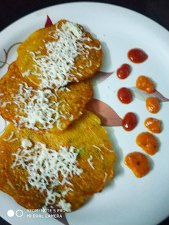 மிக்ஸ்டு வெஜ் ஊத்தாப்பம் செய்முறை முக்கிய புகைப்படம்