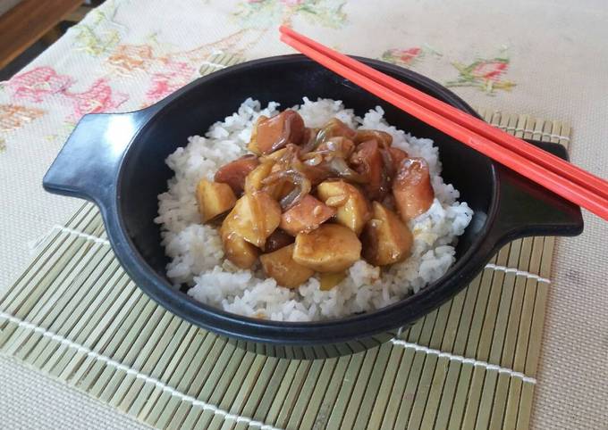 Cara Gampang Membuat Rice Bowl Teriyaki Chicken Meatballs and Sausages, Lezat Sekali