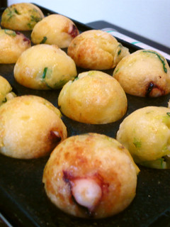 A picture of Crispy and Soft [Osaka Style] Takoyaki.