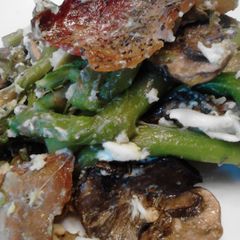 Egg topped Bacon Mushroom Aspargas A picture of Egg topped Bacon Mushroom Aspargas.