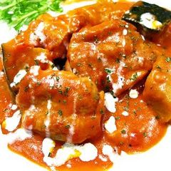 A picture of Simple! Chicken and Kabocha Simmered in Tomato Cream Sauce.