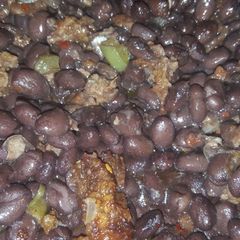 A picture of Spicy black beans with meat.