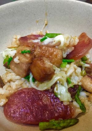 รูปของ ข้าวอบกุนเชียงและหมูเต๋าโดยหมี