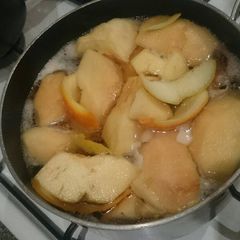 A picture of Poached Quinces.