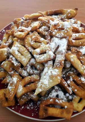 A picture of Crostoli.