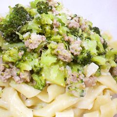 A picture of Broccoli and Chicken Soup Pasta.