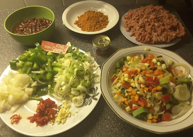 Simple Way to Make Quick Chili Concarne