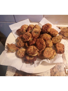 Una foto de Buñuelos de lechuga y queso