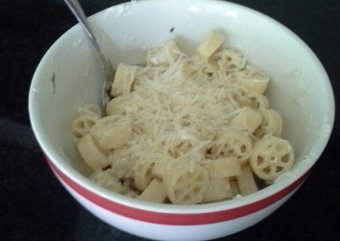 Easiest Way to Make Quick Classic Alfredo