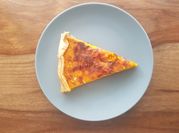 Une photo de tarte au brie