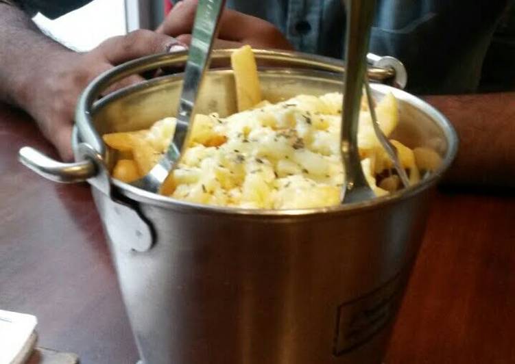 How to Make Speedy Cheesy Fries
