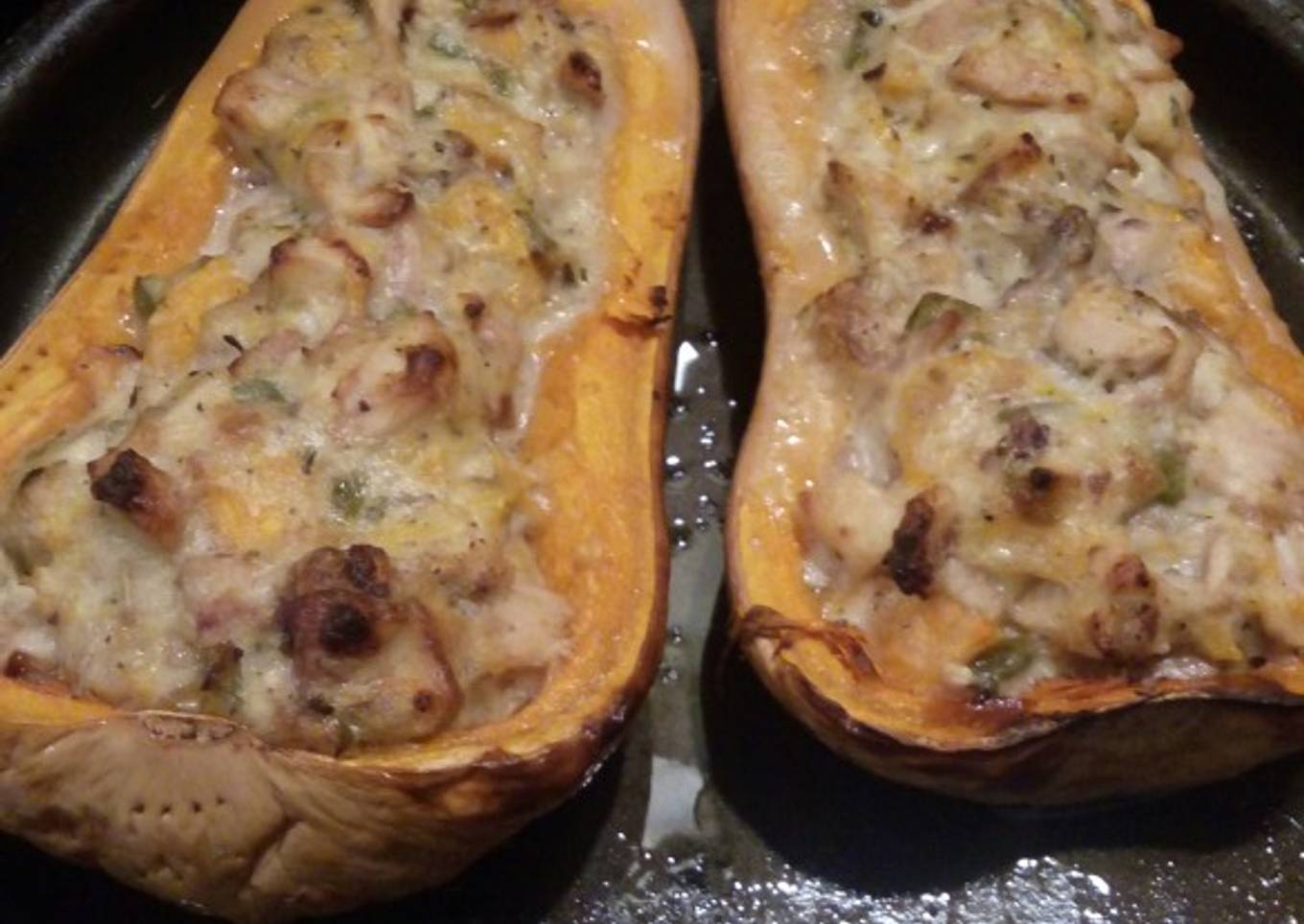 Calabacín relleno a la salsa blanca
