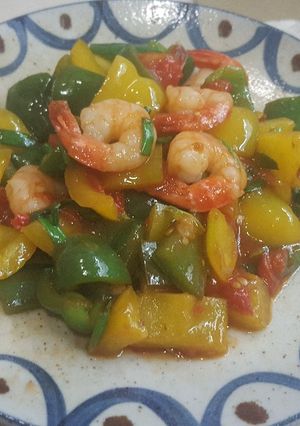 Hình của món Tôm xào ớt chuông.