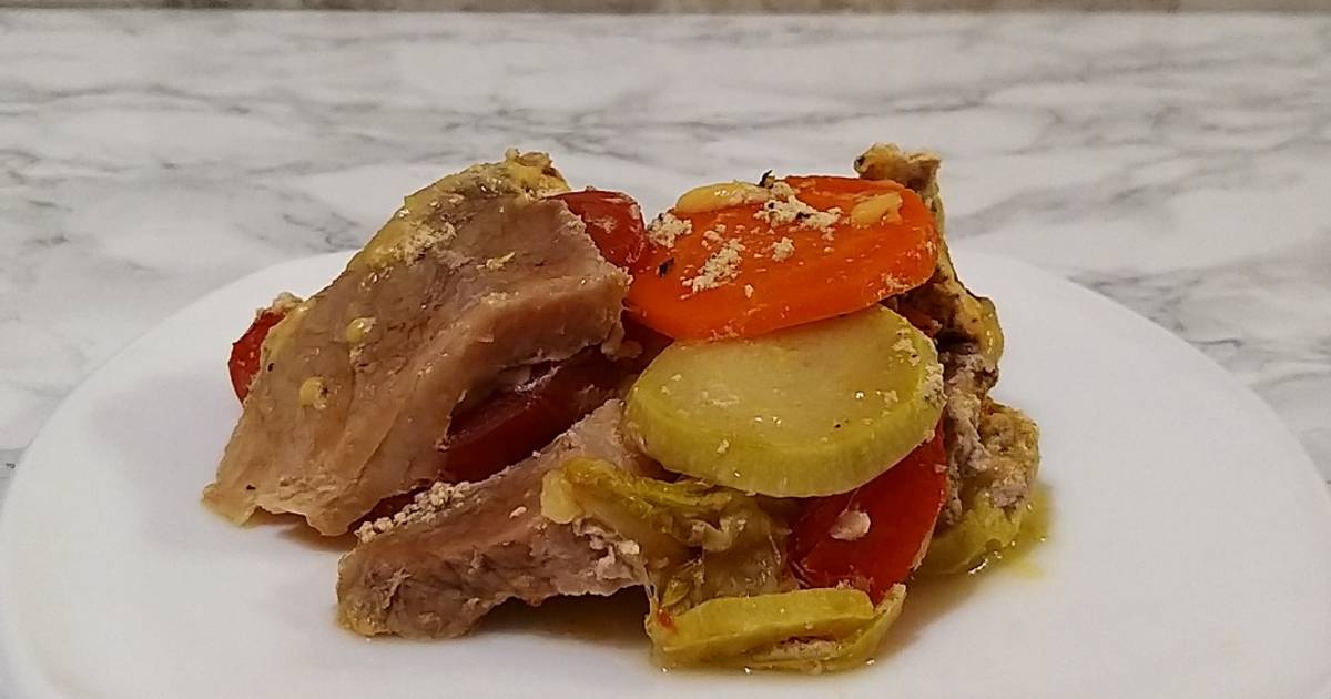 Давайте приготовим вместе вкусное мясо с овощами в духовке