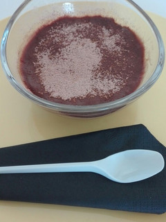 Una foto de Postre ligero de yogur y galletas