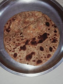 आलू का पराठा (aloo ka paratha recipe in Hindi) रेसिपी मुख्य फोटो