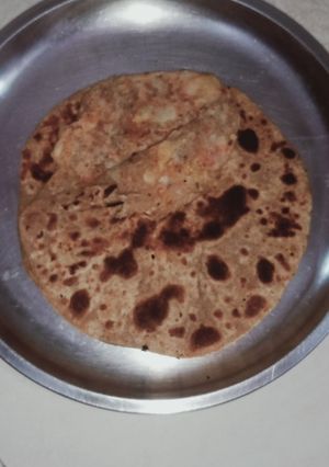 आलू का पराठा (aloo ka paratha recipe in Hindi) रेसिपी मुख्य फोटो