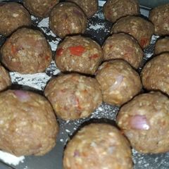 A picture of Cheesy meatballs.