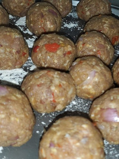 A picture of Cheesy meatballs.