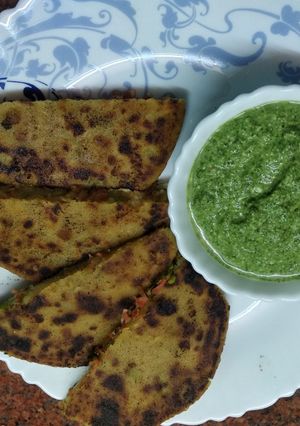 મિક્સ વેજ સ્ટફ પરાઠા (Mix Veg Stuff Paratha Recipe In Gujarati) રેસીપી મુખ્ય ફોટો
