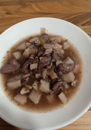 Foto principal de Estofado de pollo tinto a las finas hierbas con patatas