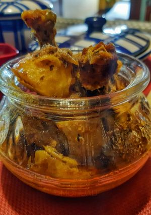 ঘরোয়া চিকেনের ঝোল(Ghoroya Chicken er jhol recipe in Bengali) রেসিপির প্রধান ছবি