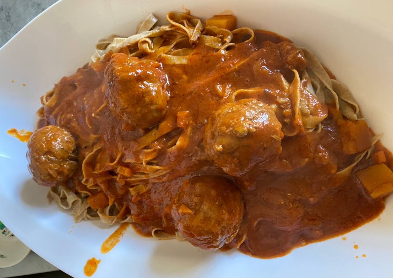 Pastas caseras con albóndigas