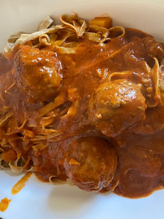 Una foto de Pastas caseras con albóndigas