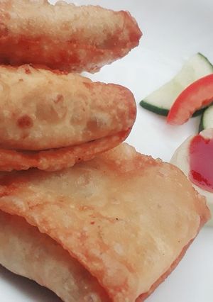 A picture of Box hari paties🥟🥠.