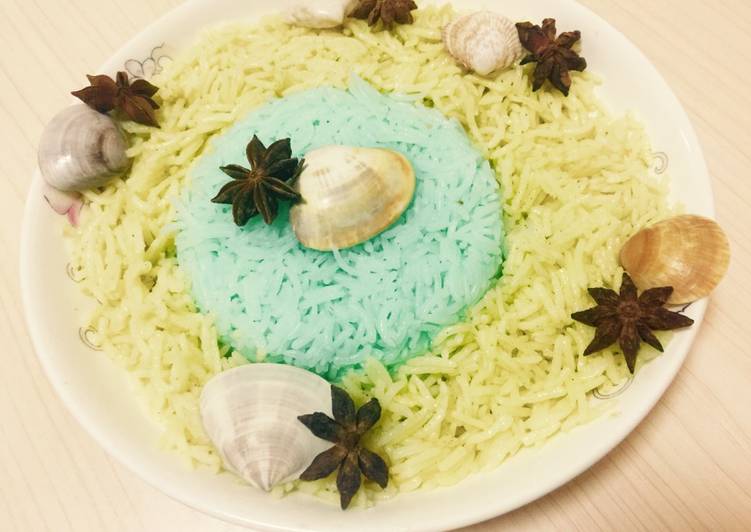 أرز ملون  ببهار السمك