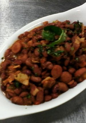 Una foto de Frijoles charro. 🌵🌺