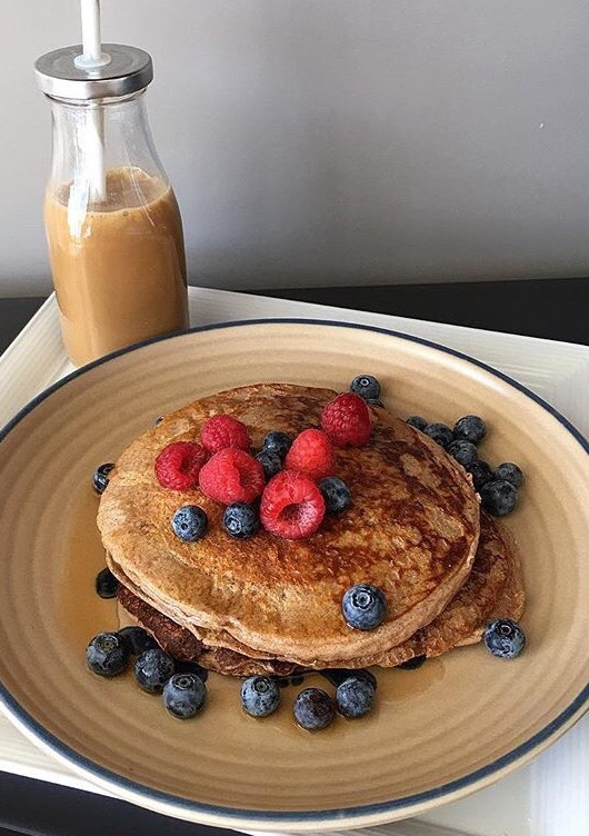 Una foto de Tortitas de avena y plátano