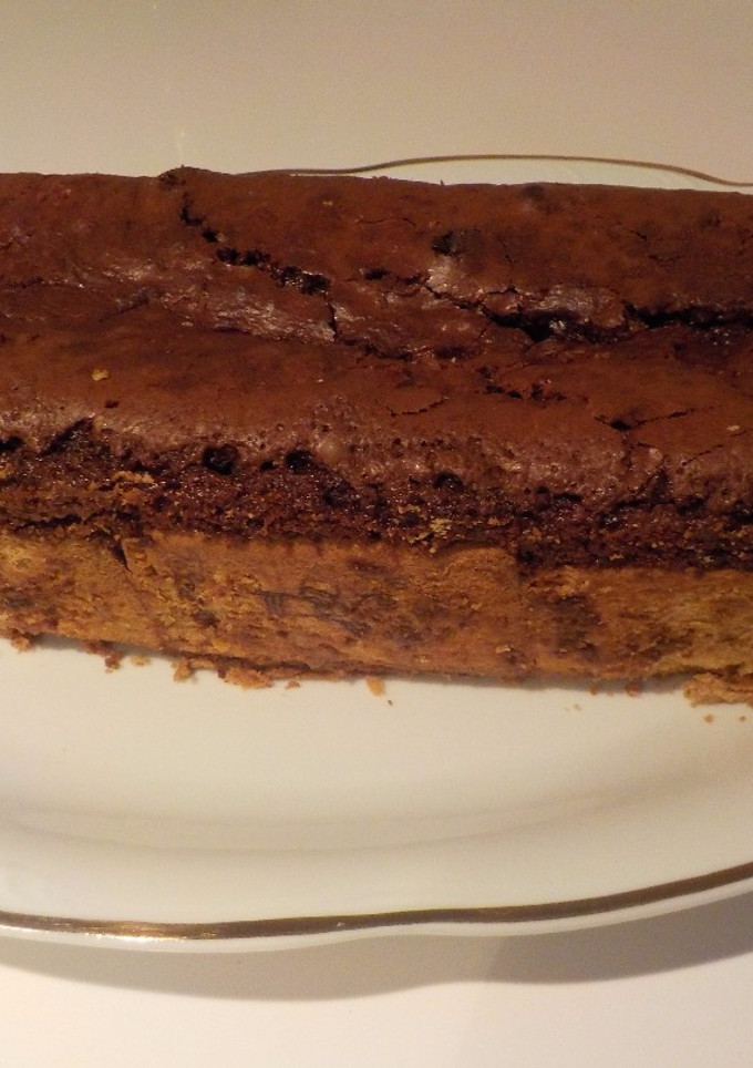 Una foto de Morenito entre galletas Tosta Rica