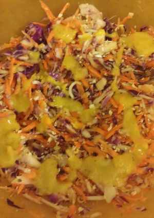 Una foto de Ensalada vegetariana con un aderzo especial
