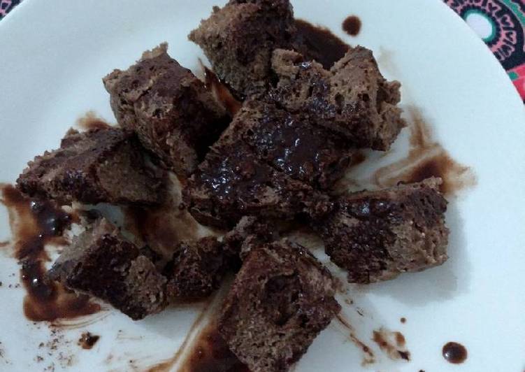 Bizcocho chocolate y banana fit al microondas
