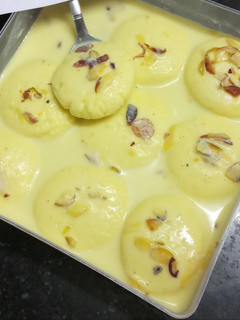 रसमलाई (Rasmalai recipe in Hindi) रेसिपी मुख्य फोटो