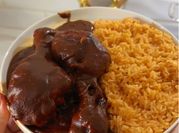 A picture of mole de pollo