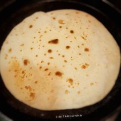 A picture of Homemade Roti/ Chapati/ Phulka.