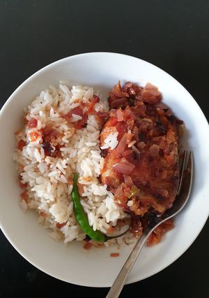 A picture of Crispy onion chicken thighs.