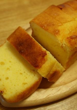 A picture of Cheesecake Yogurt Cake.