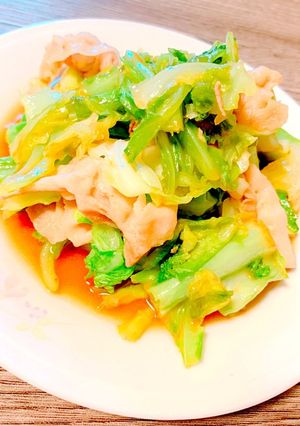 A picture of Stir-Fried Pork Shabu-Shabu and Cabbage with Worcestershire Sauce.