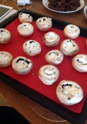 A picture of Stuffed Mushrooms.