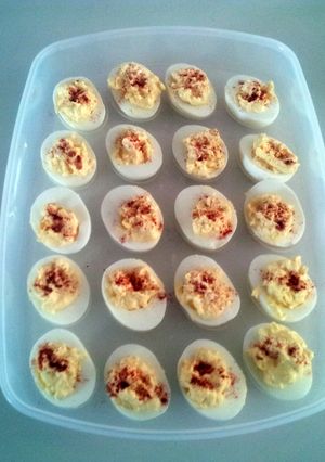 A picture of Caladonn's quick and dirty deviled eggs.